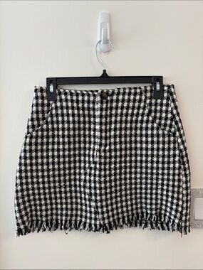 Zara mini skirt houndstooth pattern size medium